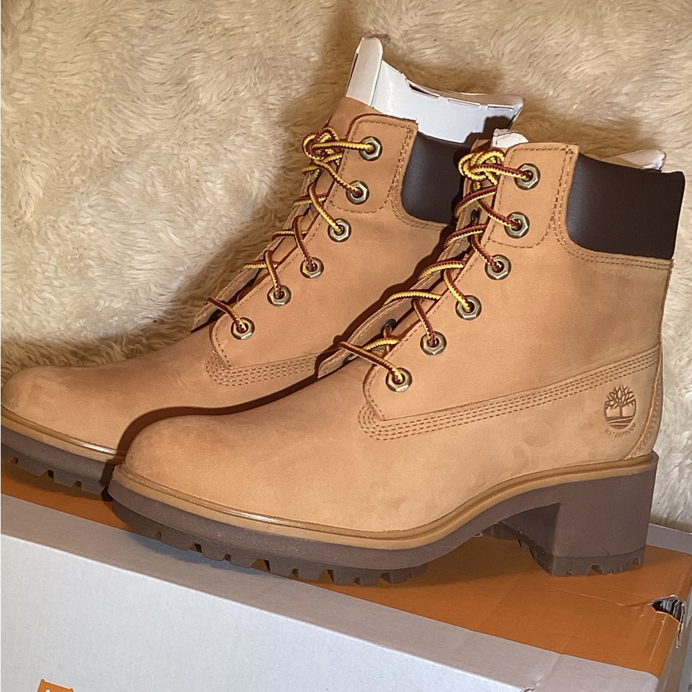 Timberland Kingsley womens  6in waterproof wheat Nubuck boots size 9